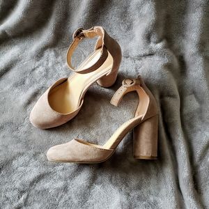 LC Lauren Conrad Tan Closed Toe Strappy Heels